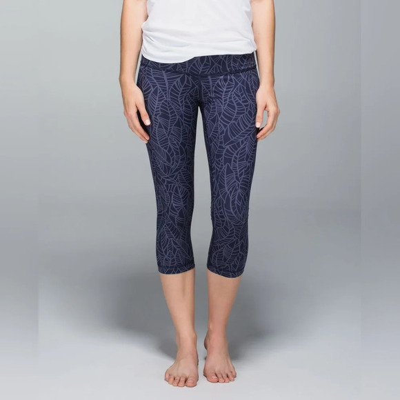 Lululemon Wunder Under Crop *Full-On Luxtreme Pretty Palm Cadet Greyvy size 4 - Picture 3 of 16